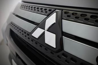 MITSUBISHI OUTLANDER 2.4h TwinMotor 13.8kWh Design SUV 5dr Petrol Plug-in Hybrid CVT 