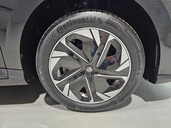 MG Mg4 64kWh SE Long Range Hatchback 5dr Electric Auto (203 ps)