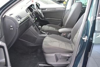 VOLKSWAGEN TIGUAN 2.0 TSI BlueMotion Tech SEL SUV 5dr Petrol DSG 4Motion Euro 6 (s