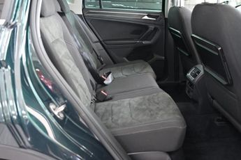 VOLKSWAGEN TIGUAN 2.0 TSI BlueMotion Tech SEL SUV 5dr Petrol DSG 4Motion Euro 6 (s