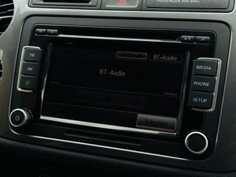 VOLKSWAGEN TIGUAN 1.4 TSI BlueMotion Tech Moda SUV 5dr Petrol DSG 2WD Euro 5 (s/s)