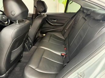 BMW 3 SERIES 2.0 320d Luxury Saloon 4dr Diesel Auto Euro 5 (s/s) (184 ps)