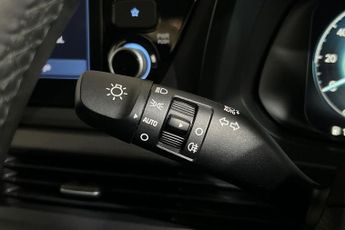 HYUNDAI BAYON 1.0 T-GDi MHEV SE Connect SUV 5dr Petrol Hybrid DCT Euro 6 (s/s)