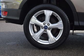 FORD KUGA 2.0 TDCi Titanium SUV 5dr Diesel Powershift Euro 6 (120 ps)