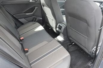 VOLKSWAGEN T-ROC 1.5 TSI GPF EVO Design SUV 5dr Petrol Manual Euro 6 (s/s) (150 p