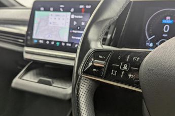 RENAULT MEGANE E-TECH 60kWh iconic Hatchback 5dr Electric Auto (optimum charge) (220 p