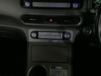 HYUNDAI KONA 39kWh SE Connect SUV 5dr Electric Auto (10.5kW Charger) (136 ps)