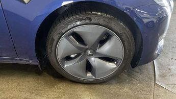 TESLA Model 3 (Dual Motor) Long Range Saloon 4dr Electric Auto 4WDE (346 ps)