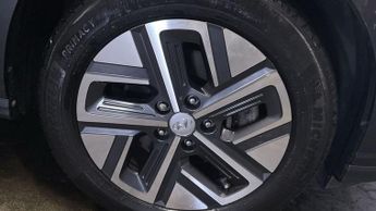 HYUNDAI KONA 64kWh Premium SUV 5dr Electric Auto (10.5kW Charger) (204 ps)