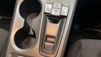 HYUNDAI KONA 64kWh Premium SUV 5dr Electric Auto (10.5kW Charger) (204 ps)