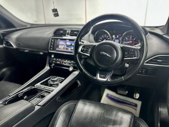JAGUAR F-PACE 3.0 D300 V6 S SUV 5dr Diesel Auto AWD Euro 6 (s/s) (300 ps)