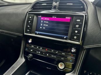 JAGUAR F-PACE 3.0 D300 V6 S SUV 5dr Diesel Auto AWD Euro 6 (s/s) (300 ps)