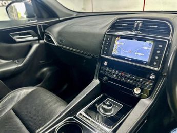 JAGUAR F-PACE 3.0 D300 V6 S SUV 5dr Diesel Auto AWD Euro 6 (s/s) (300 ps)