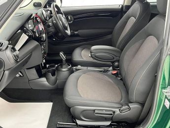 MINI HATCH 1.5 Cooper Classic Hatchback 3dr Petrol Steptronic Euro 6 (s/s) 
