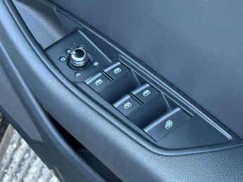 AUDI A5 CABRIOLET 2.0 TDI 40 Sport Convertible 2dr Diesel S Tronic Euro 6 (s/s) (1