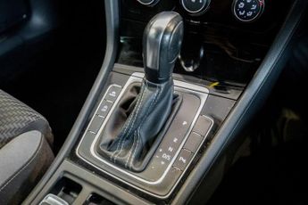 VOLKSWAGEN GOLF 2.0 TDI R-Line Hatchback 5dr Diesel DSG Euro 6 (s/s) (150 ps)
