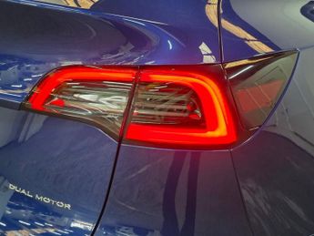 TESLA MODEL Y (Dual Motor) Long Range SUV 5dr Electric Auto 4WDE (384 bhp)