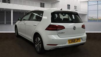 VOLKSWAGEN E-GOLF 35.8kWh e-Golf Hatchback 5dr Electric Auto (136 ps)