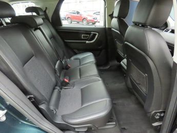 LAND ROVER DISCOVERY SPORT 2.0 TD4 SE SUV 5dr Diesel Auto 4WD Euro 6 (s/s) (180 ps)