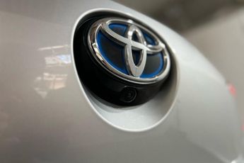TOYOTA COROLLA 1.8 VVT-h GPF Icon Hatchback 5dr Petrol Hybrid CVT Euro 6 (s/s) 