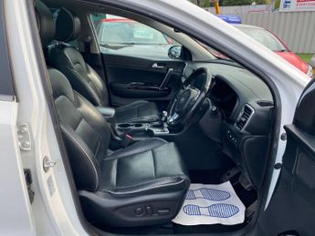 KIA SPORTAGE 2.0 CRDi KX-4 SUV 5dr Diesel Auto AWD Euro 6 (182 bhp)