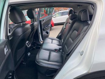 KIA SPORTAGE 2.0 CRDi KX-4 SUV 5dr Diesel Auto AWD Euro 6 (182 bhp)