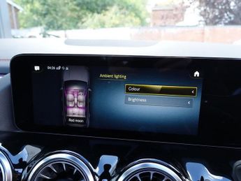 MERCEDES-BENZ EQA EQA 250 66.5kWh AMG Line (Premium) SUV 5dr Electric Auto (190 ps