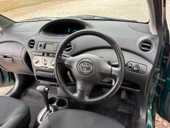 TOYOTA YARIS 1.3 VVT-i T Spirit Hatchback 5dr Petrol Automatic (150 g/km, 85 