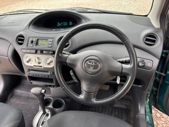 TOYOTA YARIS 1.3 VVT-i T Spirit Hatchback 5dr Petrol Automatic (150 g/km, 85 
