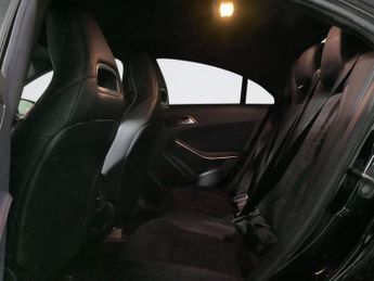 MERCEDES-BENZ CLA 2.1 CLA220d AMG Line Night Edition (Plus) Coupe 4dr Diesel 7G-DC