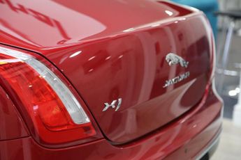 JAGUAR XJ 3.0d V6 Luxury Saloon 4dr Diesel Auto Euro 6 (s/s) (300 ps)
