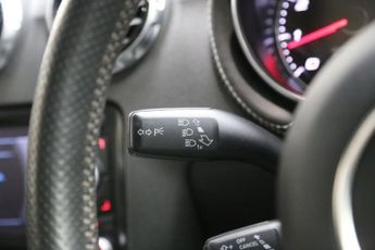 AUDI TT RS 2.5 TFSI RS 2dr Petrol S Tronic quattro Euro 5 (340 ps)