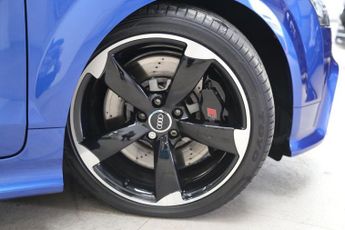 AUDI TT RS 2.5 TFSI RS 2dr Petrol S Tronic quattro Euro 5 (340 ps)