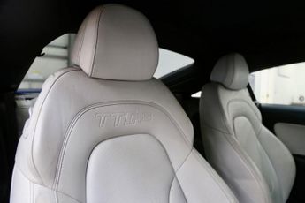 AUDI TT RS 2.5 TFSI RS 2dr Petrol S Tronic quattro Euro 5 (340 ps)