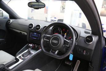 AUDI TT RS 2.5 TFSI RS 2dr Petrol S Tronic quattro Euro 5 (340 ps)