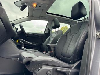 VAUXHALL GRANDLAND X 1.5 Turbo D BlueInjection Elite Nav SUV 5dr Diesel Auto 8Spd Eur