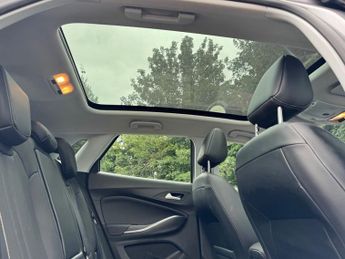 VAUXHALL GRANDLAND X 1.5 Turbo D BlueInjection Elite Nav SUV 5dr Diesel Auto 8Spd Eur