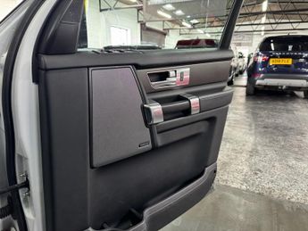 LAND ROVER DISCOVERY 4 3.0 SD V6 Graphite SUV 5dr Diesel Auto 4WD Euro 6 (s/s) (256 bhp