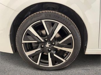 PEUGEOT 208 1.2 PureTech Allure Hatchback 5dr Petrol EAT Euro 6 (s/s) (100 p