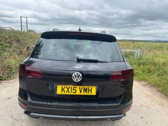 VOLKSWAGEN TOUAREG 3.0 TDI V6 BlueMotion Tech R-Line SUV 5dr Diesel Tiptronic 4WD E