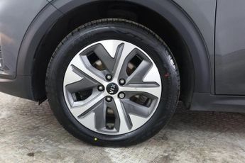 KIA NIRO 64kWh 4+ Auto 5dr
