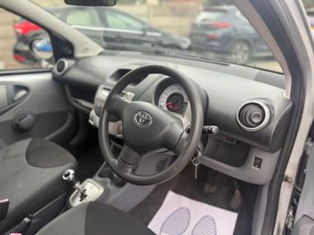 TOYOTA AYGO 1.0 VVT-i + Hatchback 5dr Petrol MultiMode Euro 4 (67 bhp)