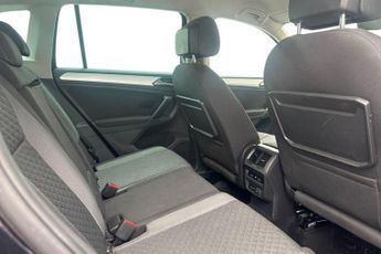 VOLKSWAGEN TIGUAN 2.0 TDI SE Navigation SUV 5dr Diesel DSG Euro 6 (s/s) (150 ps) L