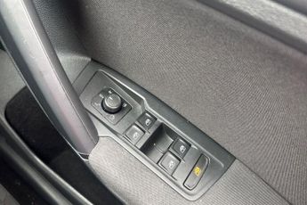 VOLKSWAGEN TIGUAN 2.0 TDI SE Navigation SUV 5dr Diesel DSG Euro 6 (s/s) (150 ps) L
