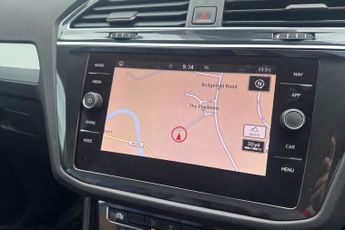 VOLKSWAGEN TIGUAN 2.0 TDI SE Navigation SUV 5dr Diesel DSG Euro 6 (s/s) (150 ps) L