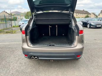 JAGUAR F-PACE 2.0 D180 Prestige SUV 5dr Diesel Auto AWD Euro 6 (s/s) (180 ps)