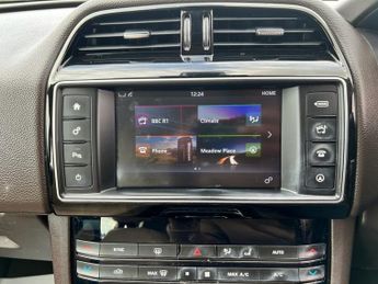 JAGUAR F-PACE 2.0 D180 Prestige SUV 5dr Diesel Auto AWD Euro 6 (s/s) (180 ps)