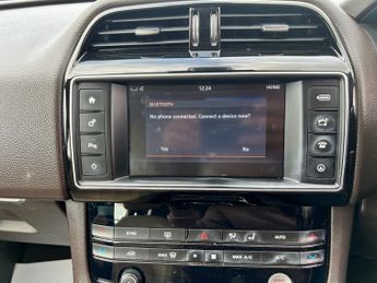 JAGUAR F-PACE 2.0 D180 Prestige SUV 5dr Diesel Auto AWD Euro 6 (s/s) (180 ps)