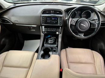 JAGUAR F-PACE 2.0 D180 Prestige SUV 5dr Diesel Auto AWD Euro 6 (s/s) (180 ps)