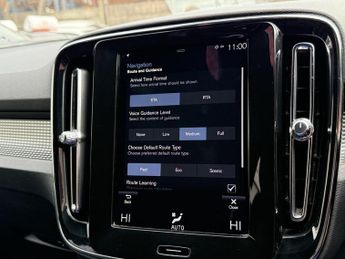 VOLVO XC40 2.0 D3 R-Design SUV 5dr Diesel Auto AWD Euro 6 (s/s) (150 ps)